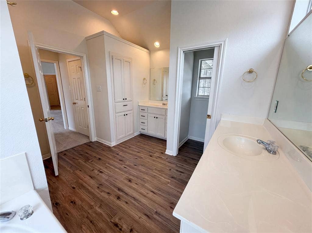 1226 Oakmanor Circle, Hewitt, TX 76643