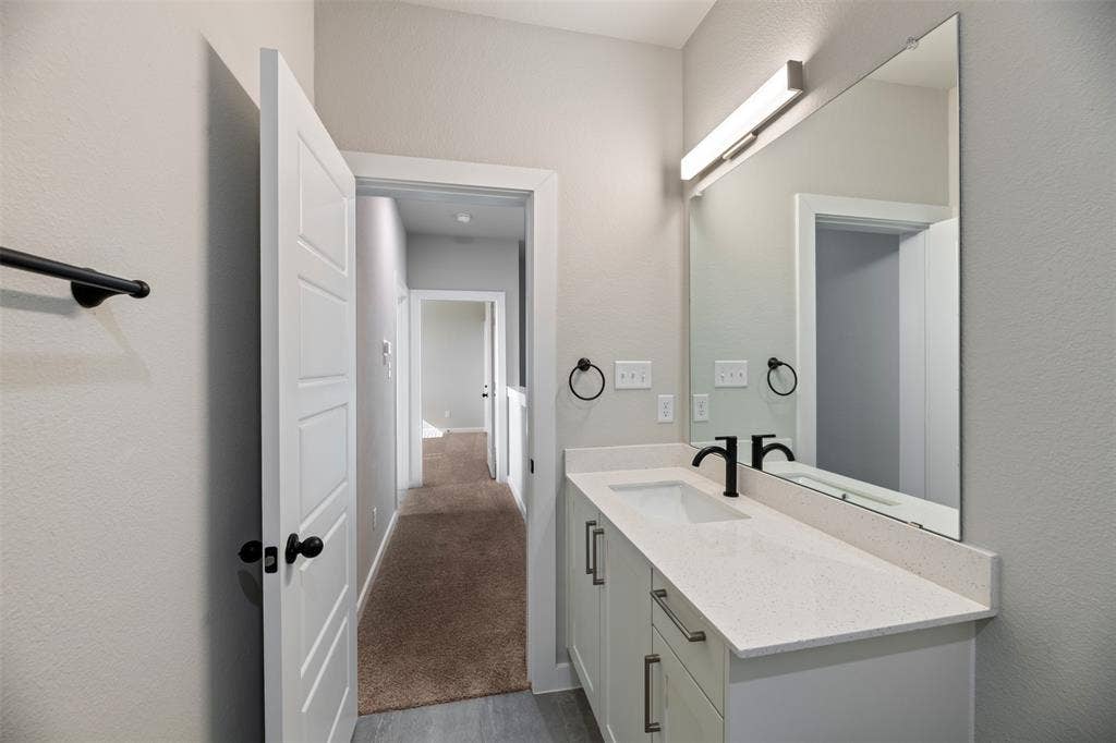 4044 LeCroy Court, Midlothian, TX 76065 4044 LeCroy Court, Midlothian, TX 76065