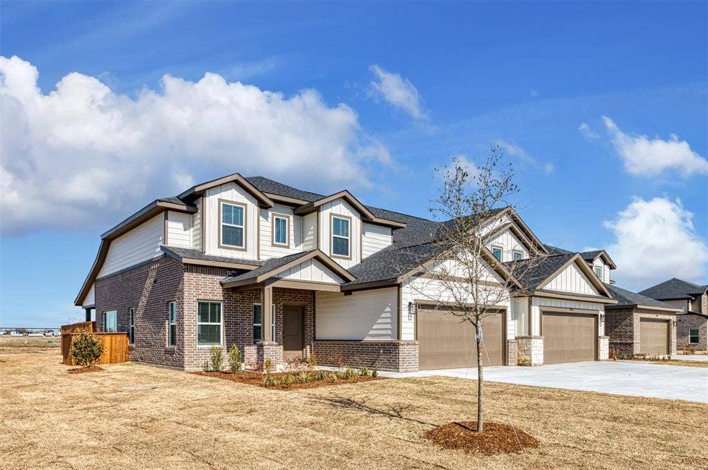 4044 LeCroy Court, Midlothian, TX 76065 4044 LeCroy Court, Midlothian, TX 76065