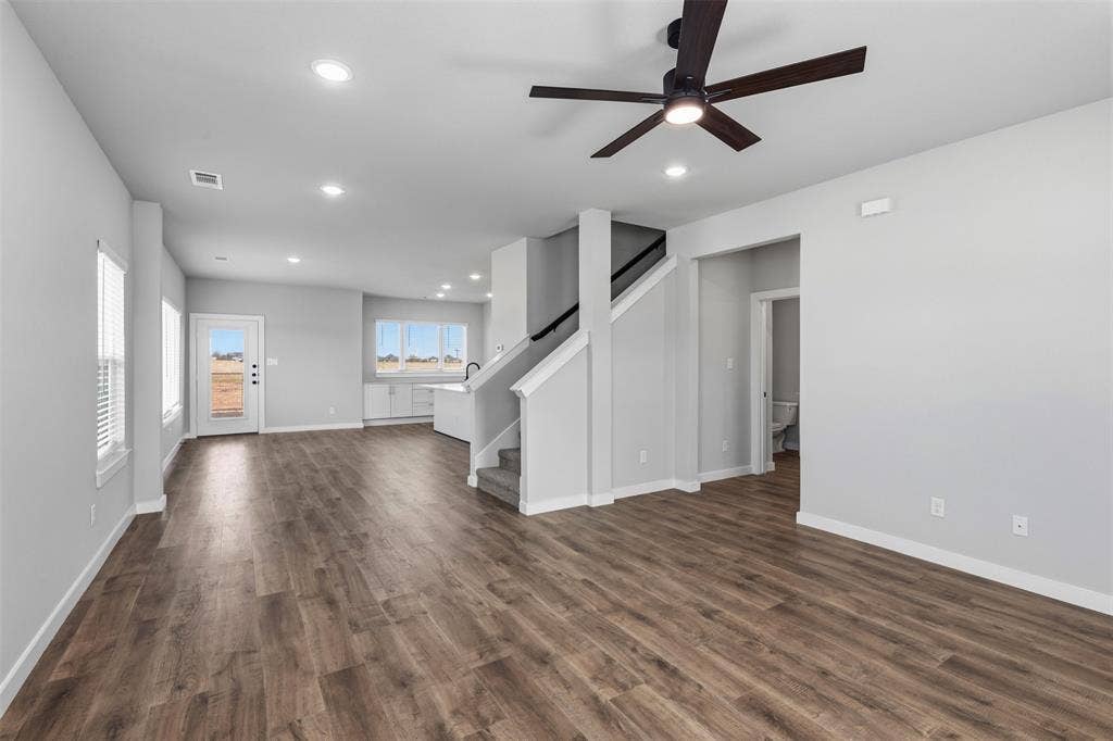 4044 LeCroy Court, Midlothian, TX 76065 4044 LeCroy Court, Midlothian, TX 76065