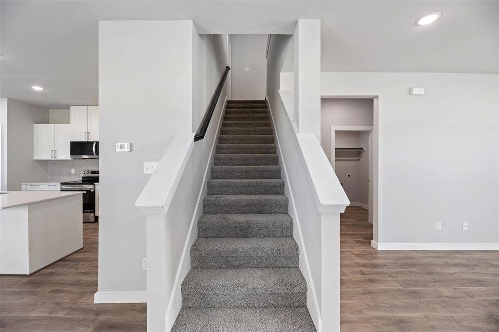 4044 LeCroy Court, Midlothian, TX 76065 4044 LeCroy Court, Midlothian, TX 76065