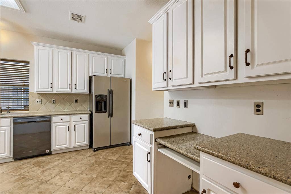 2066 Fair Oaks Circle, Corinth, TX 76210 2066 Fair Oaks Circle, Corinth, TX 76210