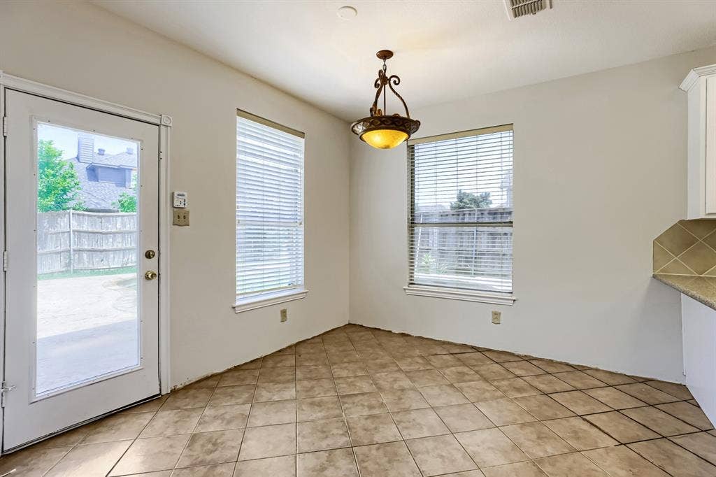 2066 Fair Oaks Circle, Corinth, TX 76210 2066 Fair Oaks Circle, Corinth, TX 76210