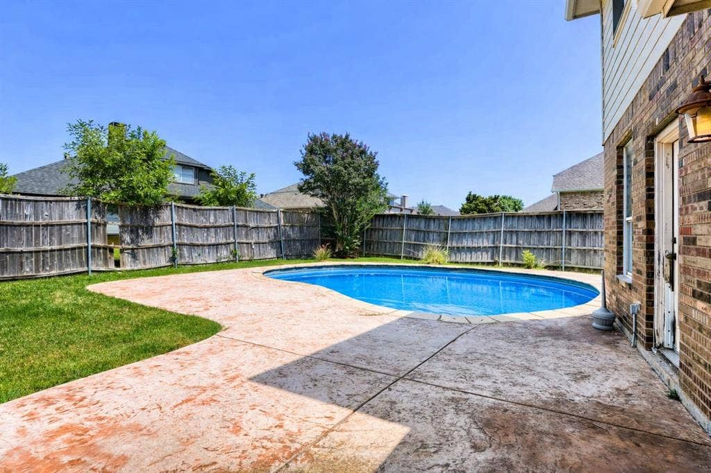 2066 Fair Oaks Circle, Corinth, TX 76210 2066 Fair Oaks Circle, Corinth, TX 76210