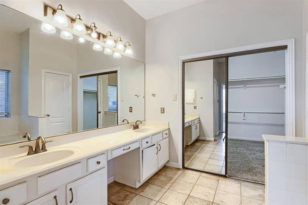 2066 Fair Oaks Circle, Corinth, TX 76210 2066 Fair Oaks Circle, Corinth, TX 76210