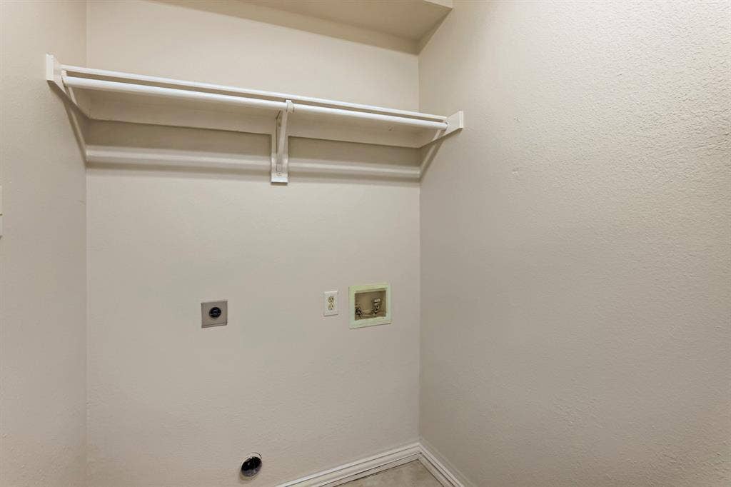 2066 Fair Oaks Circle, Corinth, TX 76210 2066 Fair Oaks Circle, Corinth, TX 76210