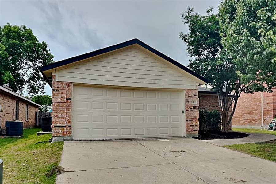 Property photo for 10469 Winding Passage Way, Fort Worth, TX