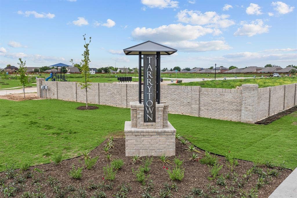 1045 Western Hills Drive, Crowley, TX 76036 1045 Western Hills Drive, Crowley, TX 76036
