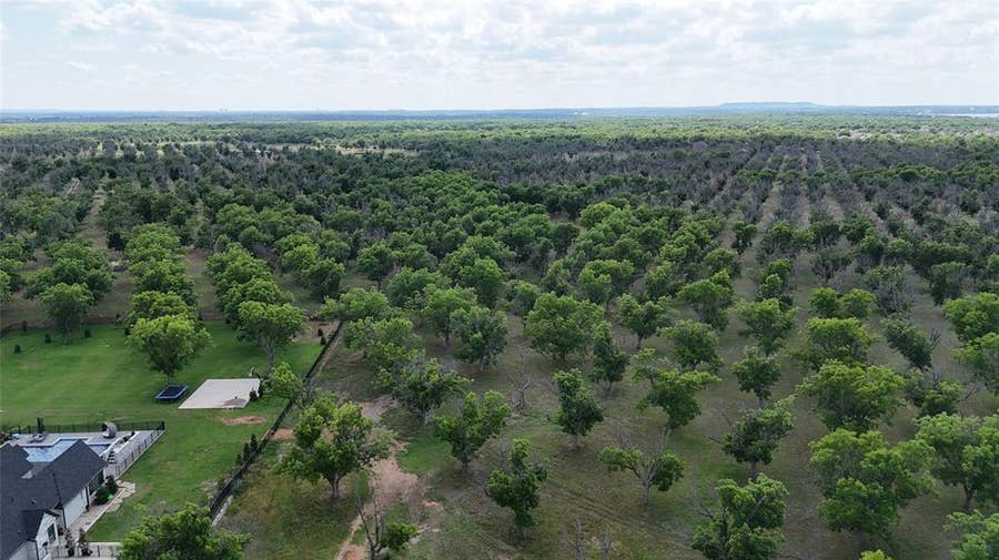 Property photo for 8317 W Landings Road, Granbury, TX
