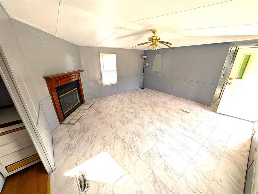 Property photo for 425 State Highway 34 SW, Italy, TX