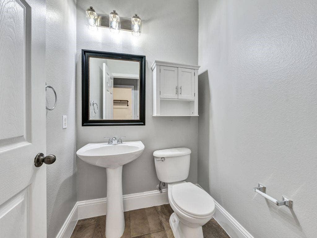 920 Ethan Road, Argyle, TX 76226 Downstairs Powder Room