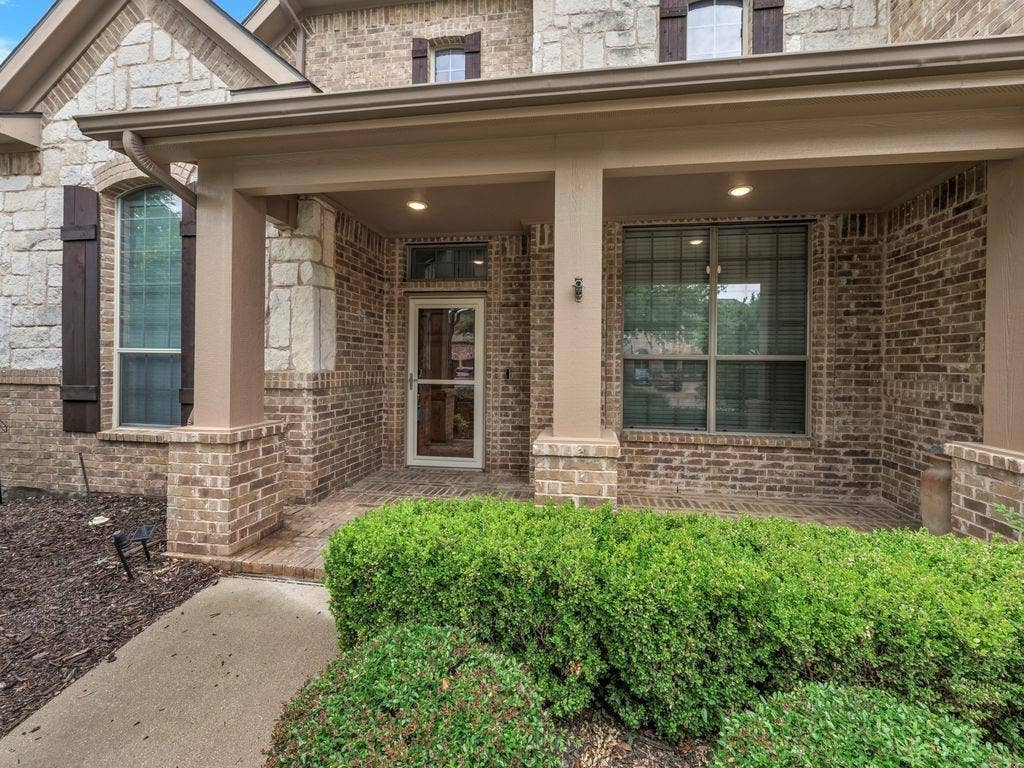 920 Ethan Road, Argyle, TX 76226 Front Porch