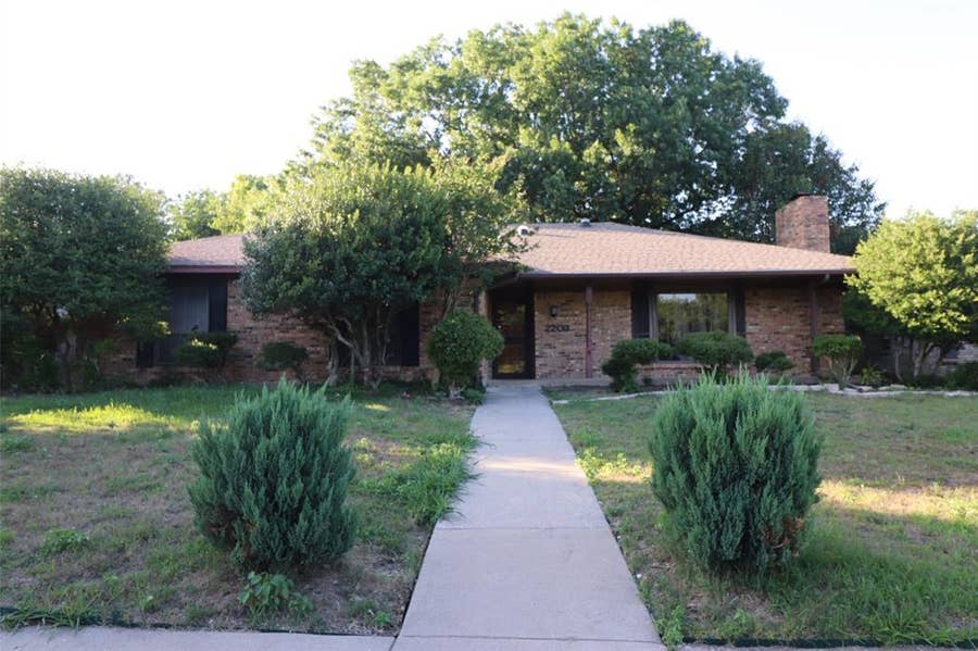 Property photo for 2203 Glen Forest Lane, Plano, TX