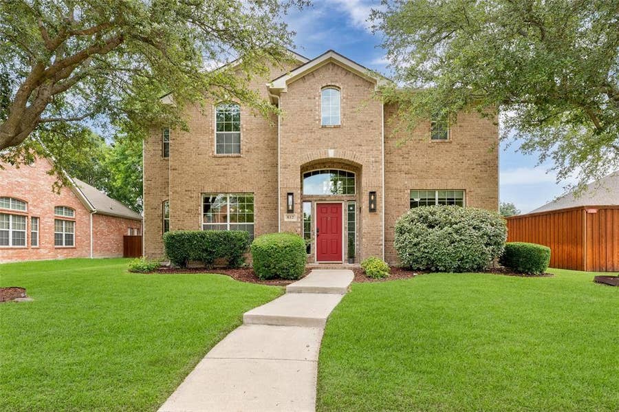 Property photo for 812 Cascades Drive, Allen, TX