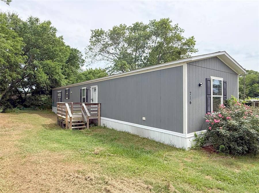 Property photo for 716 Quail Run Court, Seven Points, TX