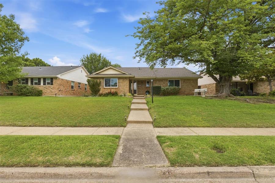 Property photo for 9115 Westglen Drive, Dallas, TX