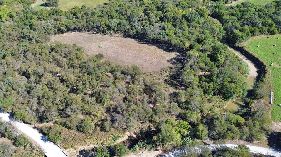 Property photo for 000 Bee Creek Road, Grandview, TX