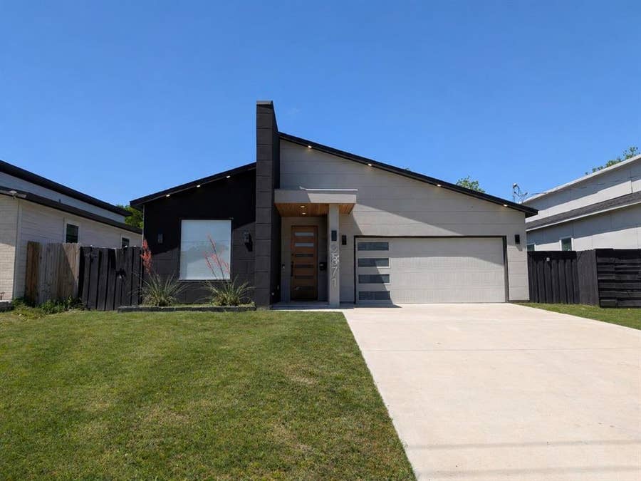 Property photo for 2871 E Overton Road, Dallas, TX