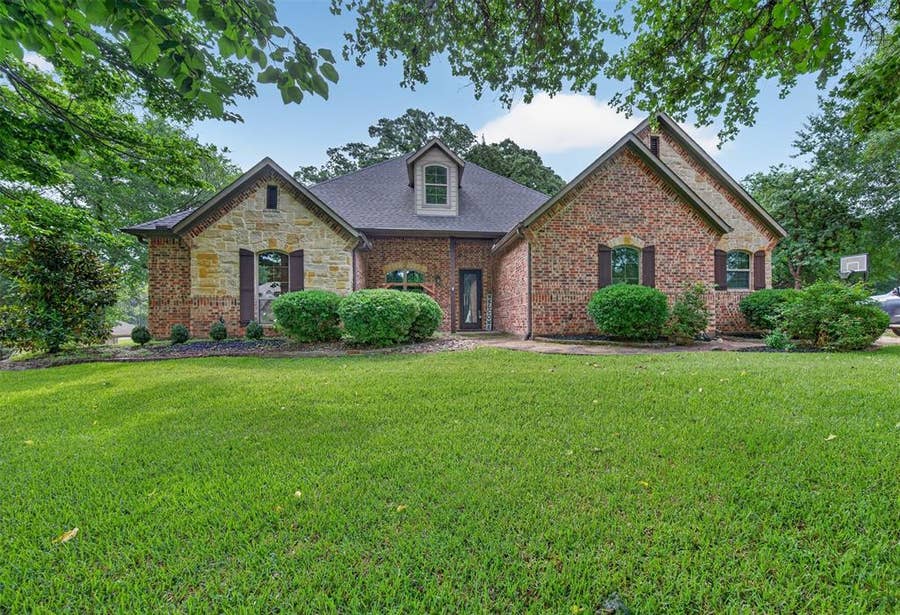 Property photo for 109 Lighthouse Lane, Mabank, TX