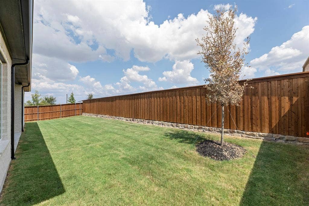 3404 Haygood Road, Rockwall, TX 75087 27. 3404 Haygood - Back (2)
