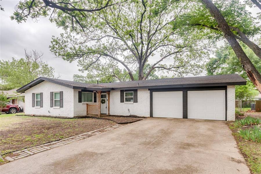 Property photo for 2012 Bradford Drive, Arlington, TX