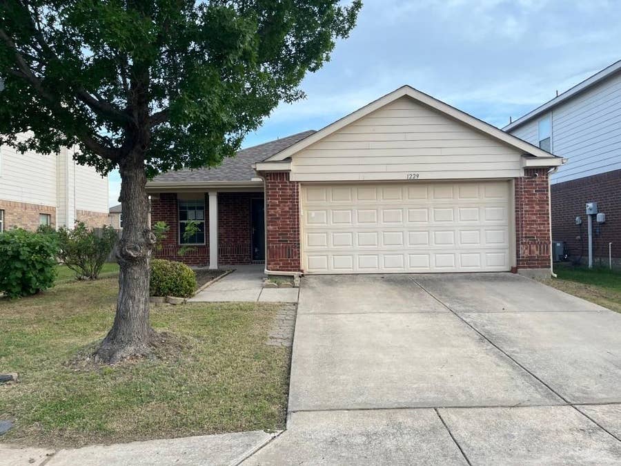Property photo for 1229 Pine Forest Drive, Princeton, TX