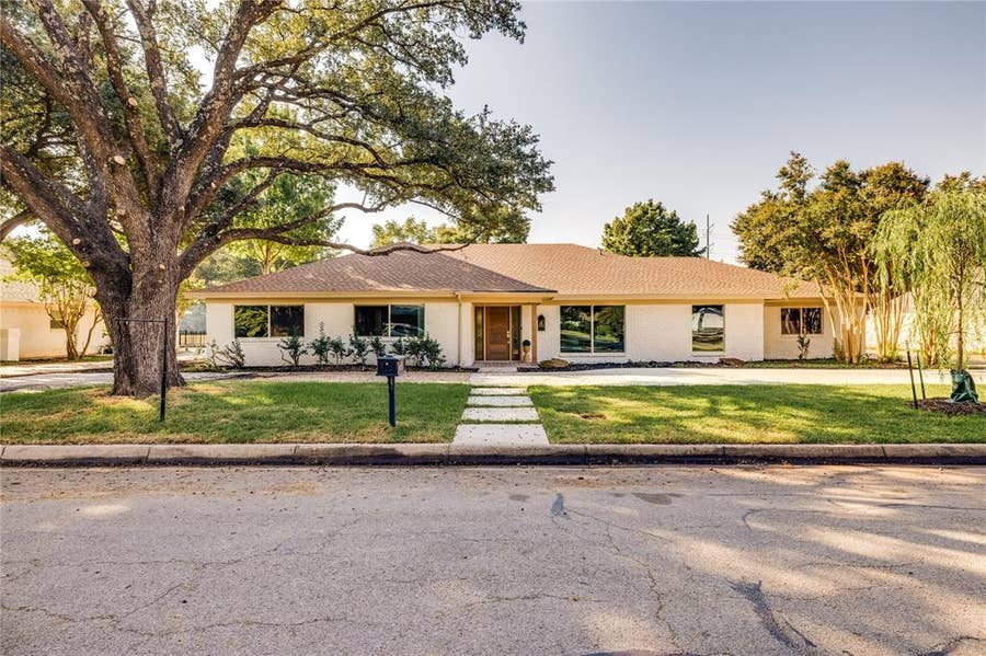 Property photo for 7017 Serrano Drive, Fort Worth, TX