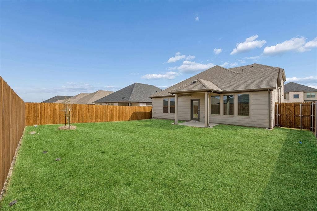 481 Hundred Acre Drive, Waxahachie, TX 75165 Covered Patio in the Stanley II home plan by Trophy Signature Homes – REPRESENTATIVE PHOTO