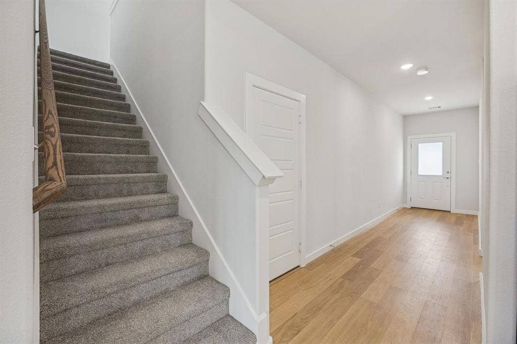 481 Hundred Acre Drive, Waxahachie, TX 75165 Entryway in the Stanley II home plan by Trophy Signature Homes – REPRESENTATIVE PHOTO