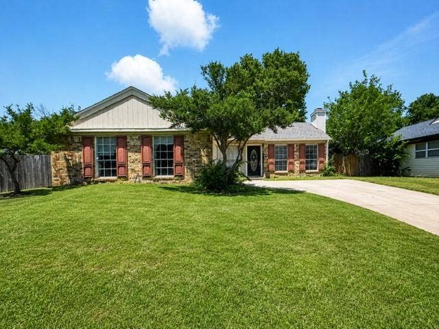 Property photo for 3905 Dogwood Court, Fort Worth, TX