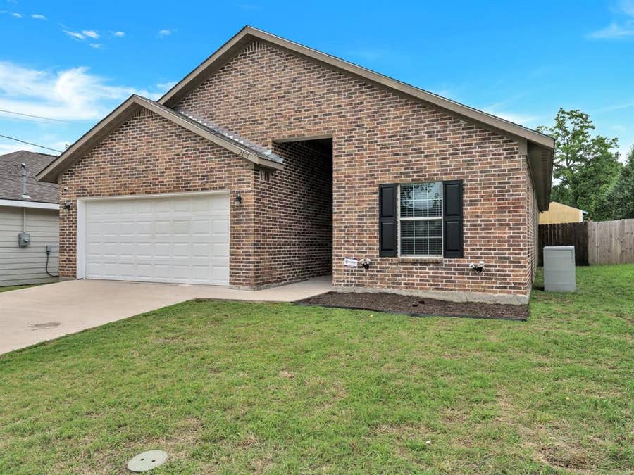 Property photo for 2107 Hemphill Street, Greenville, TX