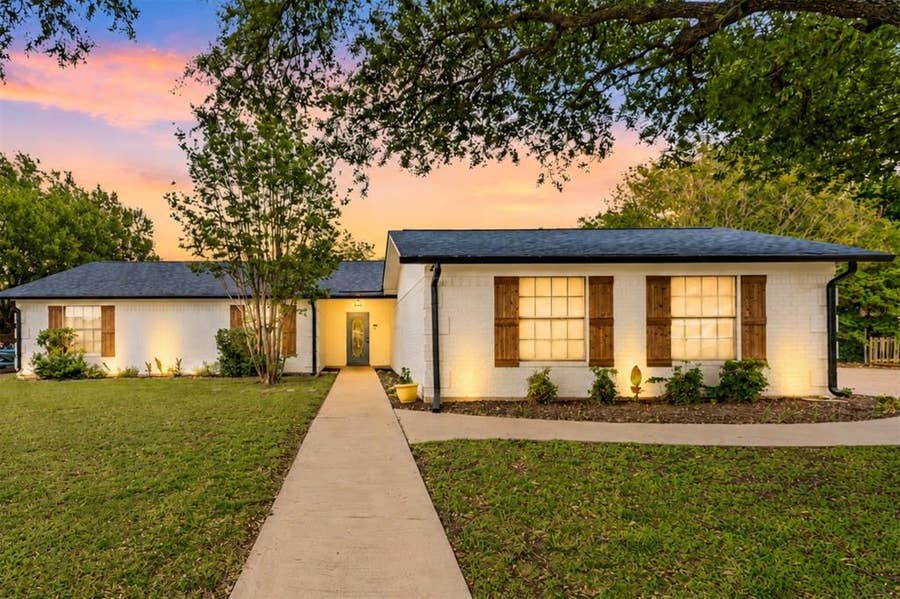 Property photo for 308 Texas Avenue, Hewitt, TX