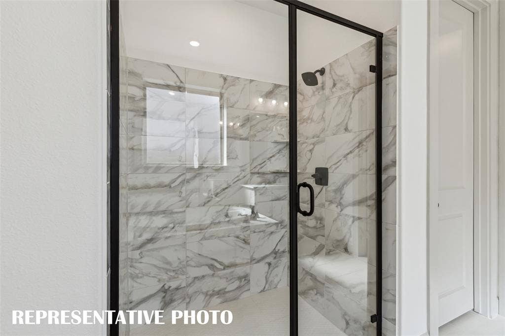 1290 Chickadee Street, Prosper, TX 75078 You will never want to leave this spacious walk in shower in your new owner's bath! REPRESENTATIVE PHOTO