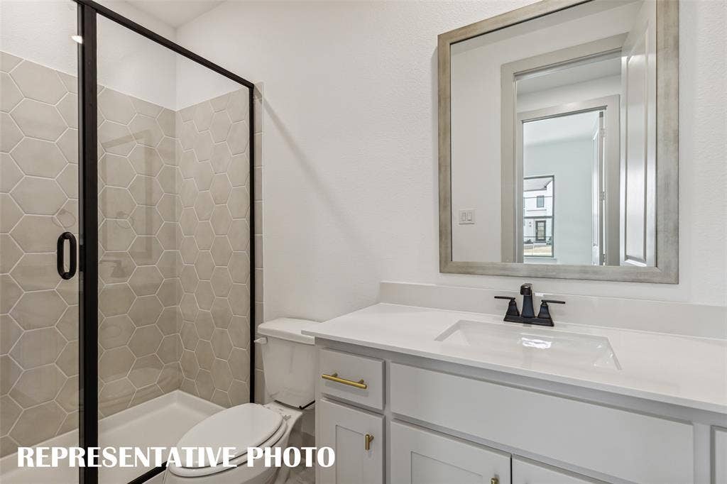 1290 Chickadee Street, Prosper, TX 75078 Friends and family will feel right at home in any of the beautifully finished guest baths in this lovely home! REPRESENTATIVE PHOTO