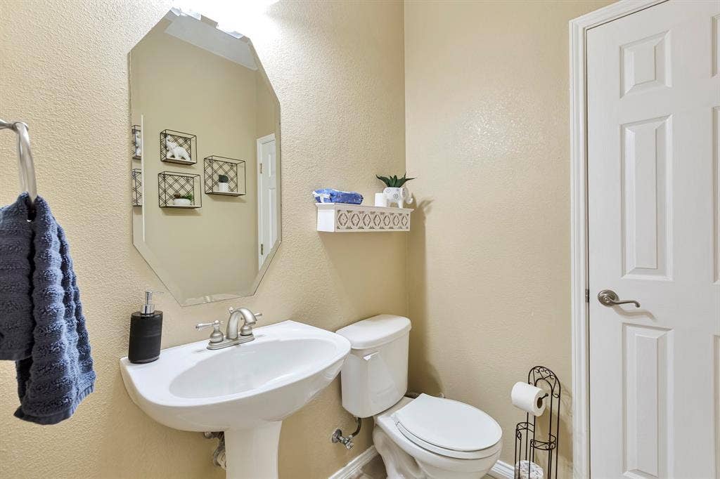 1603 Waters Edge Drive, Glenn Heights, TX 75154 1603 Waters Edge Drive, Glenn Heights, TX 75154