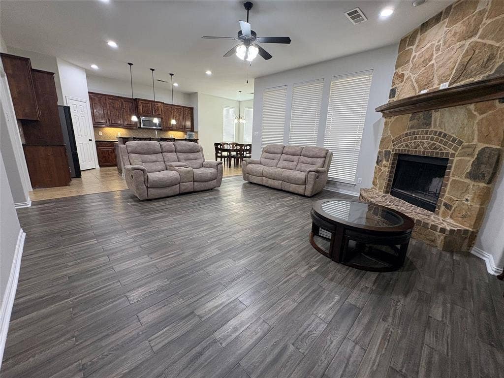 1006 Knoxbridge Road, Forney, TX 75126 1006 Knoxbridge Road, Forney, TX 75126