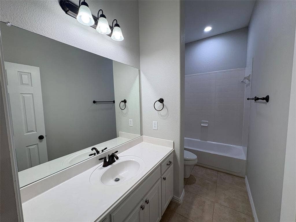 1006 Knoxbridge Road, Forney, TX 75126 1006 Knoxbridge Road, Forney, TX 75126