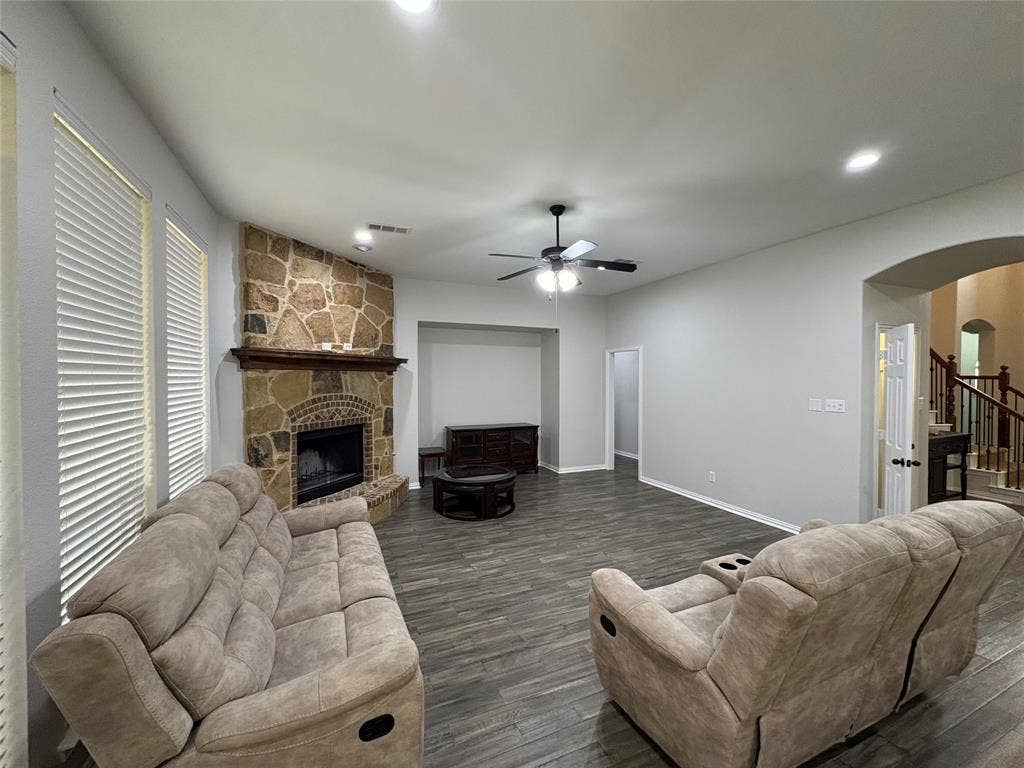1006 Knoxbridge Road, Forney, TX 75126 1006 Knoxbridge Road, Forney, TX 75126