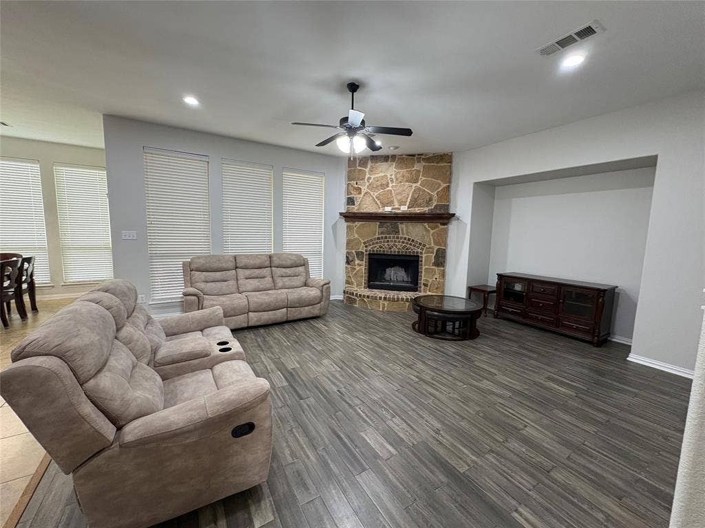1006 Knoxbridge Road, Forney, TX 75126 1006 Knoxbridge Road, Forney, TX 75126