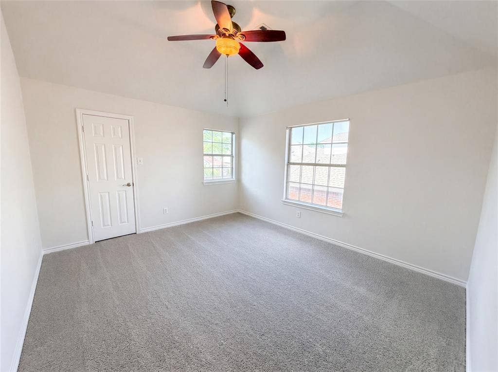 1126 Glencoe Drive, Glenn Heights, TX 75154