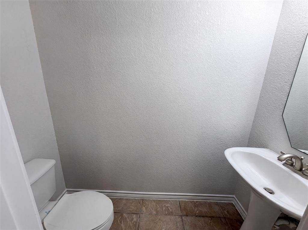 1126 Glencoe Drive, Glenn Heights, TX 75154