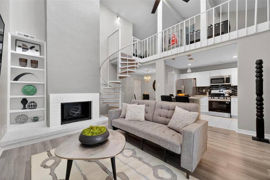 Property photo for 9145 Emberglow Lane, Dallas, TX