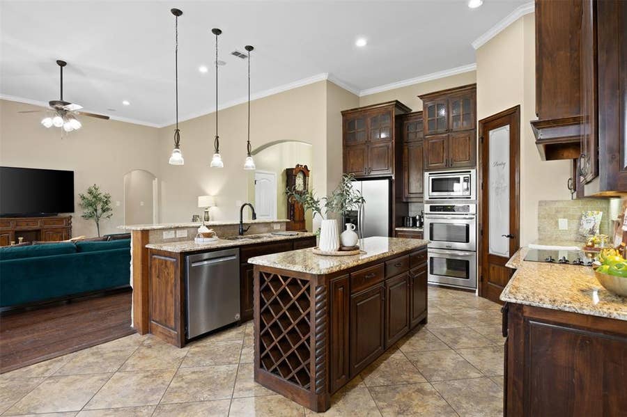 Property photo for 8230 Glenwick Drive, Waxahachie, TX