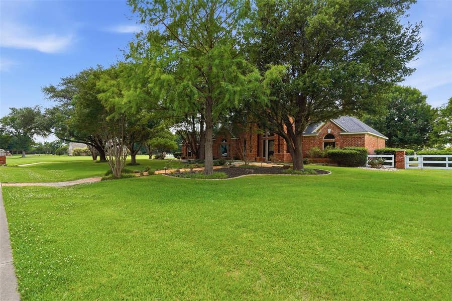 Property photo for 7 Kingswood Drive, Lucas, TX