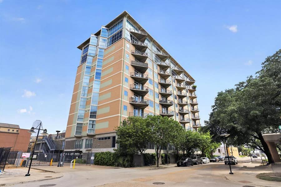 Property photo for 1001 Belleview Street, #703, Dallas, TX