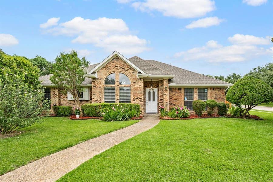 Property photo for 1802 Campbell Trail, Richardson, TX