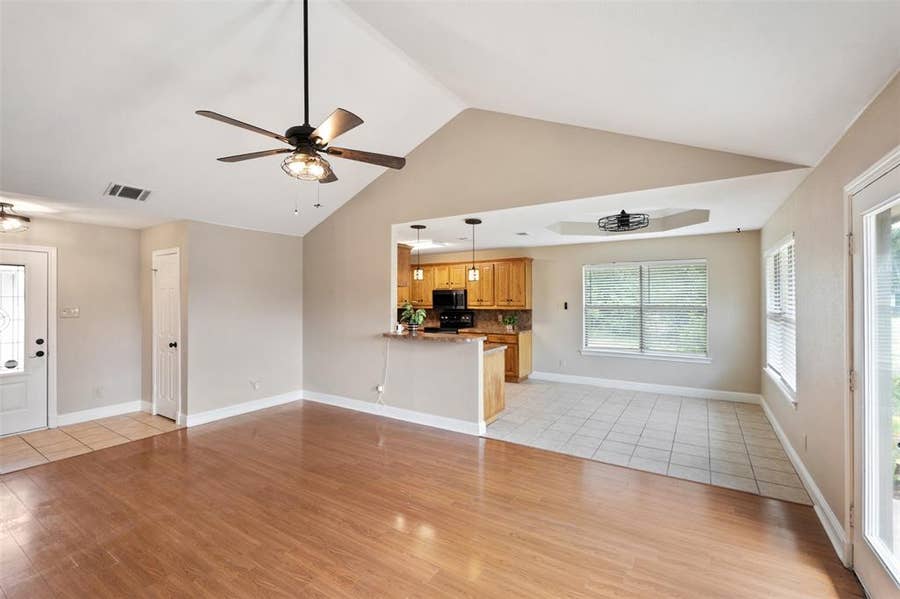 Property photo for 125 Meadow Heath Drive, Gun Barrel City, TX