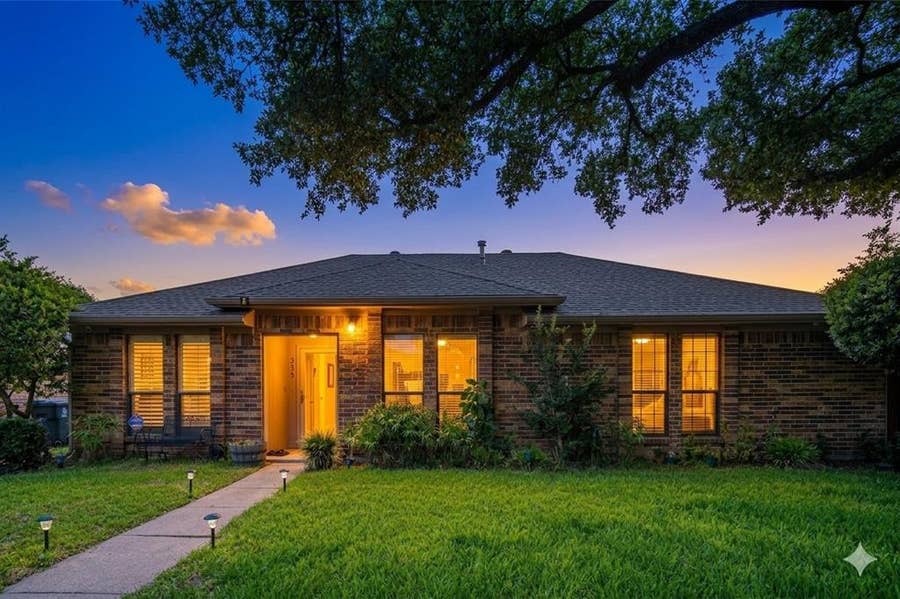 Property photo for 338 Marriott Lane, Garland, TX