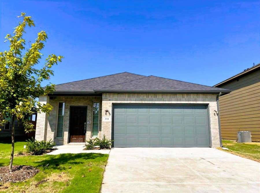 Property photo for 114 Providence Avenue, Farmersville, TX
