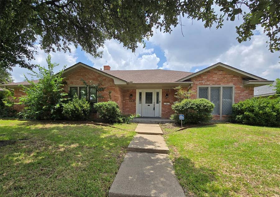 Property photo for 1308 Northridge Drive, Carrollton, TX